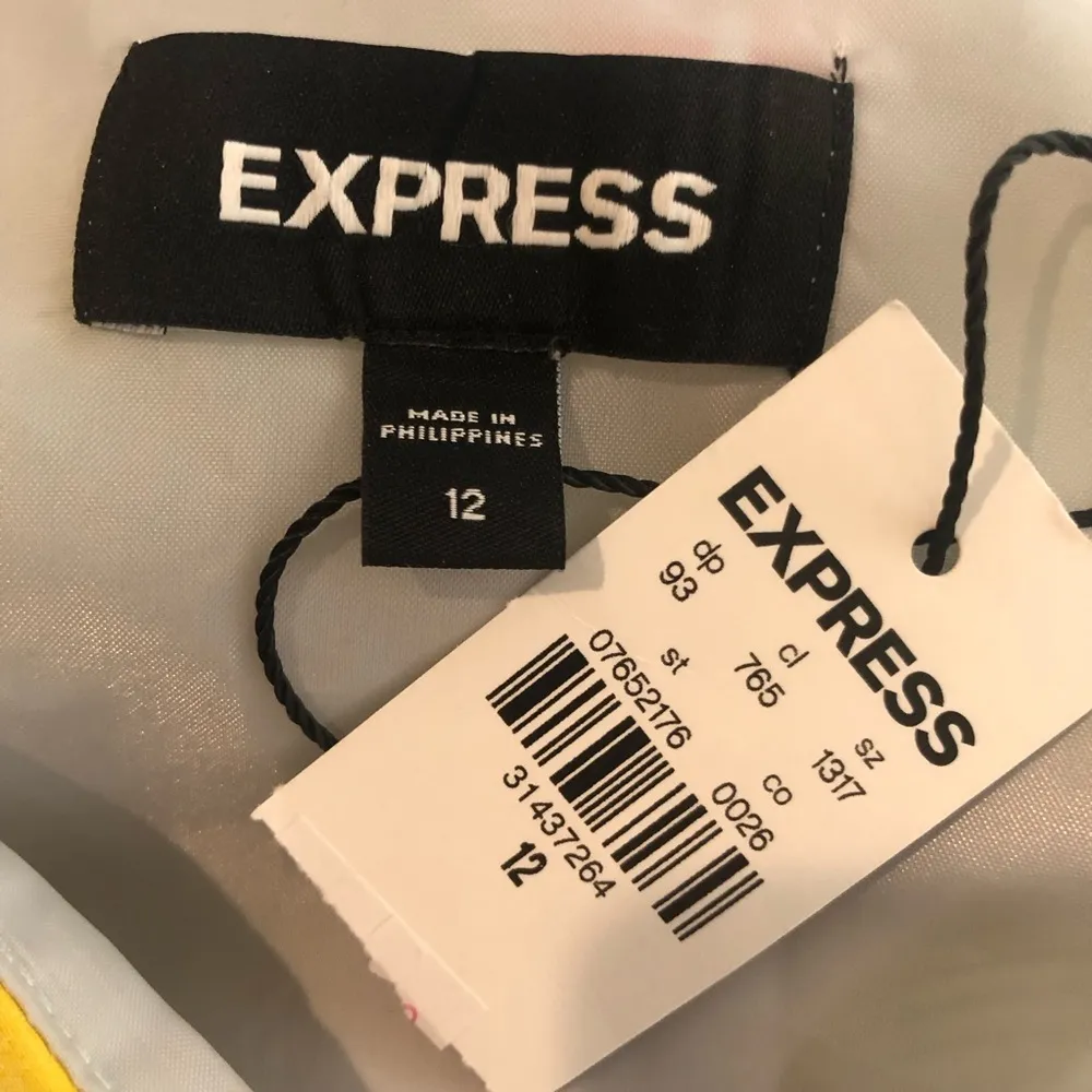 NWT Express High Waisted Asymmetrical Ruffle Mini Skirt in size 12 - Image 8