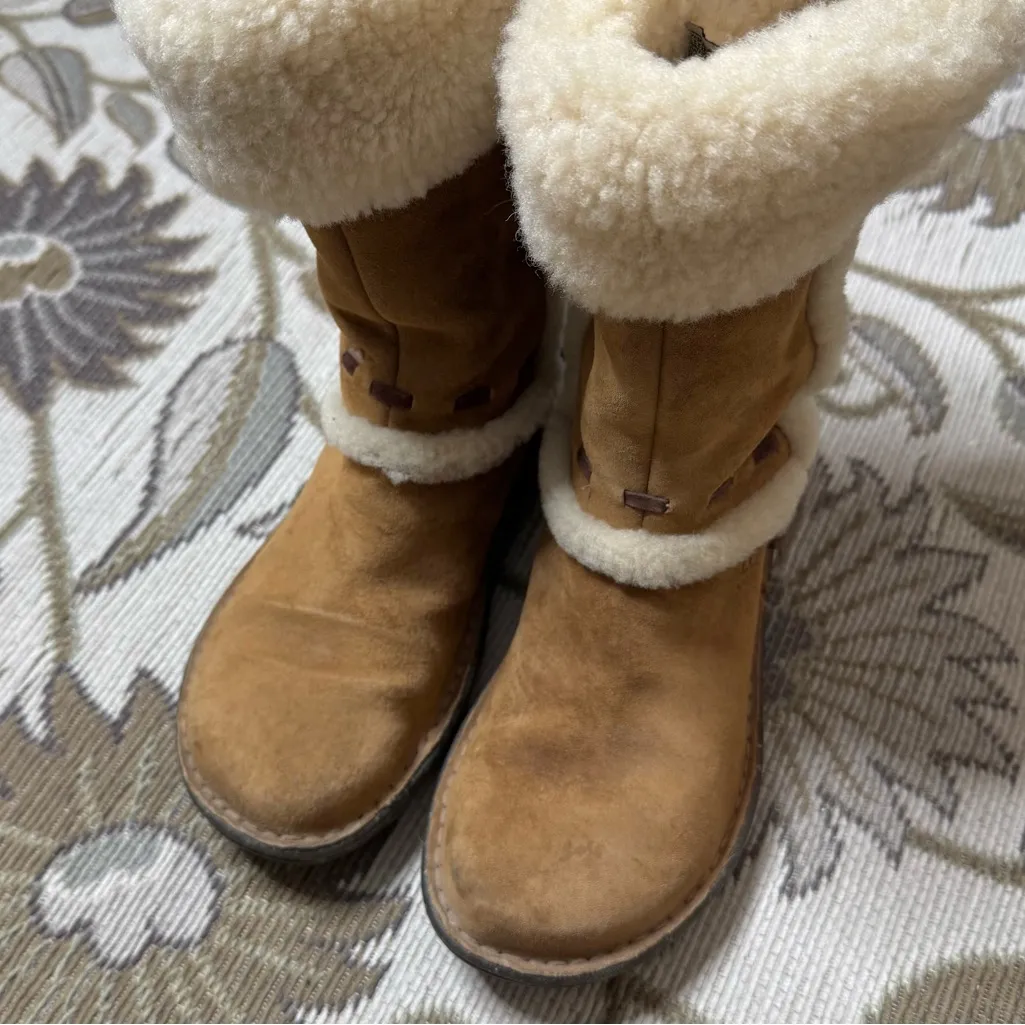 UGG Australia Elijo Boots Brown Suede Leather Sheepskin 6 - Image 4
