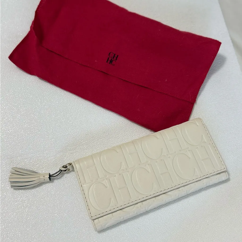 NWOT Carolina Herrera White Leather CHCH handcrafted with removable coin wallet - Image 2