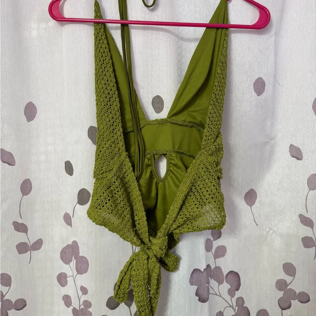 Green halter top - Image 2