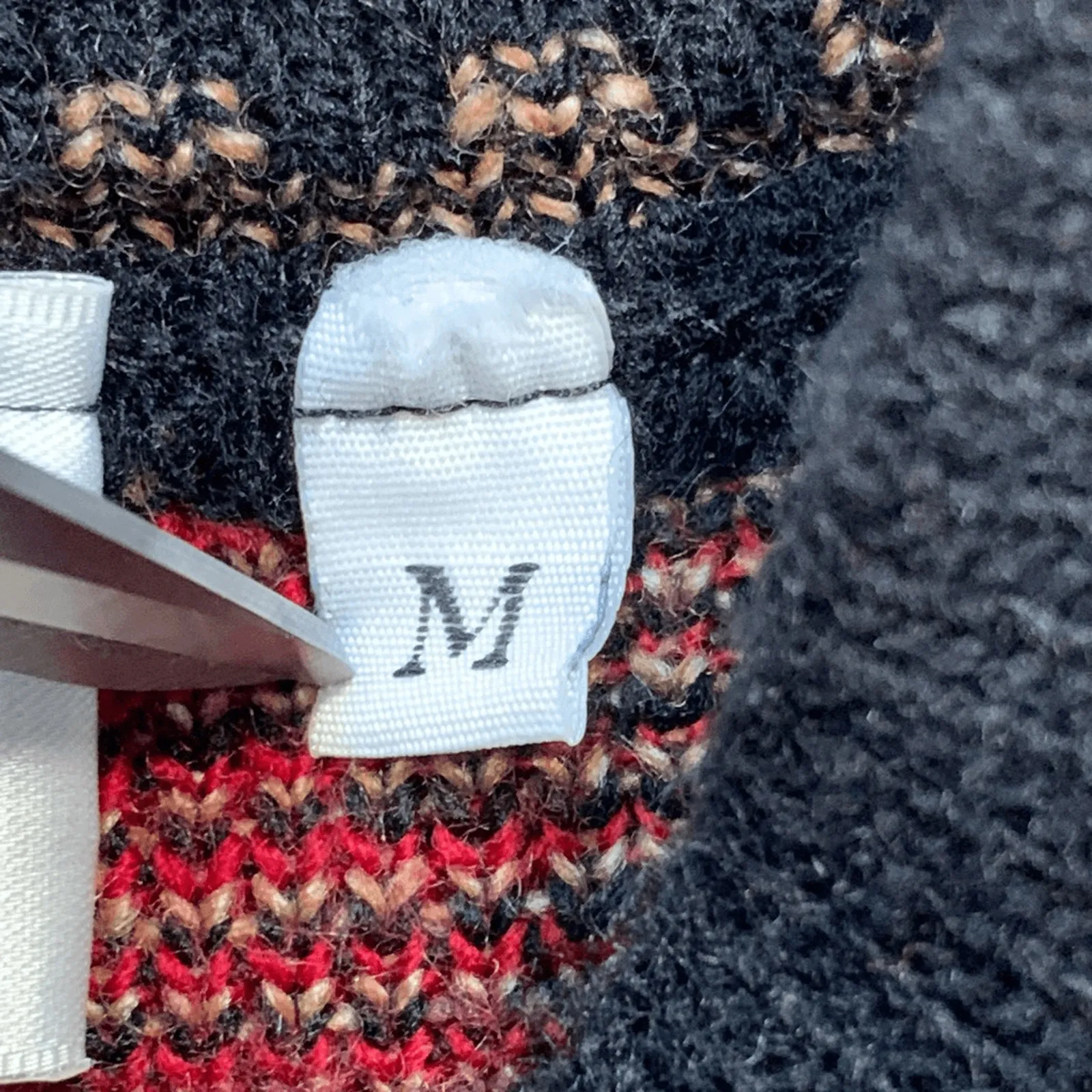 Vintage 90s Sweater Red Rose Dark Floral Knit Pullover Black Green Made in USA Size M - Image 7