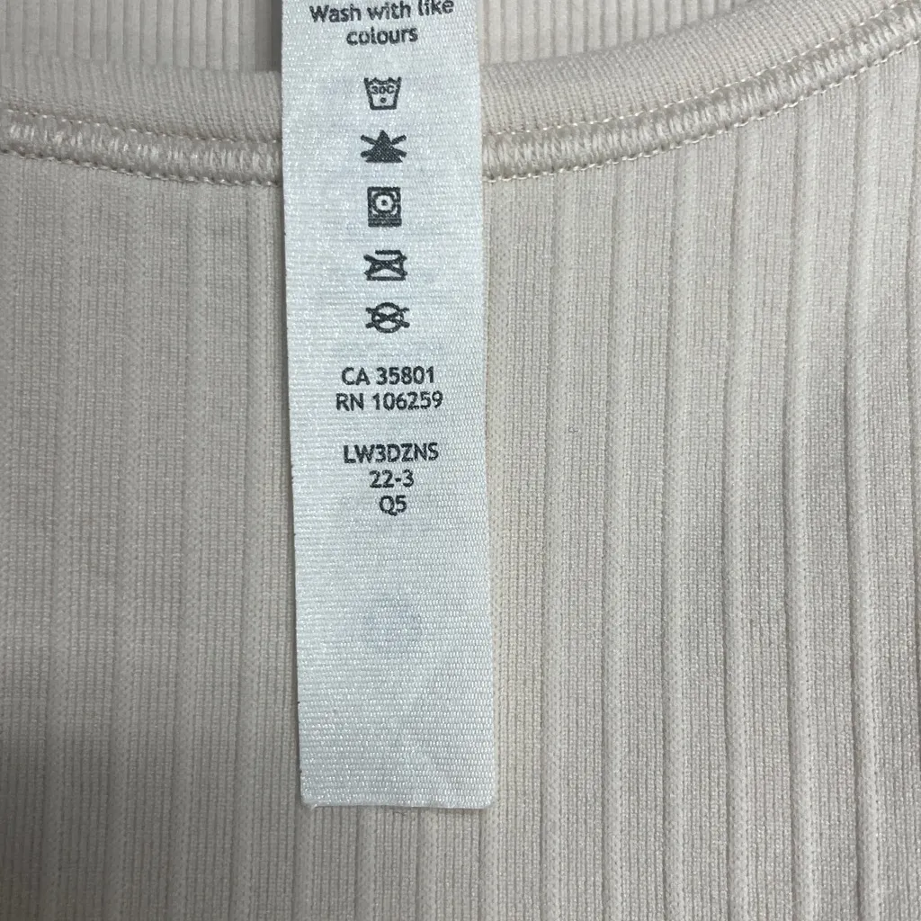 Lululemon Athletica Ebb to Street crop long sleeve tan beige ribbed size 8 - Image 4