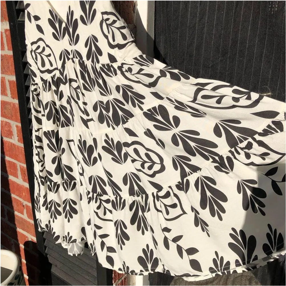 Sincerely Jules Black & White Leaf Printed Tiered Dress S - Image 5