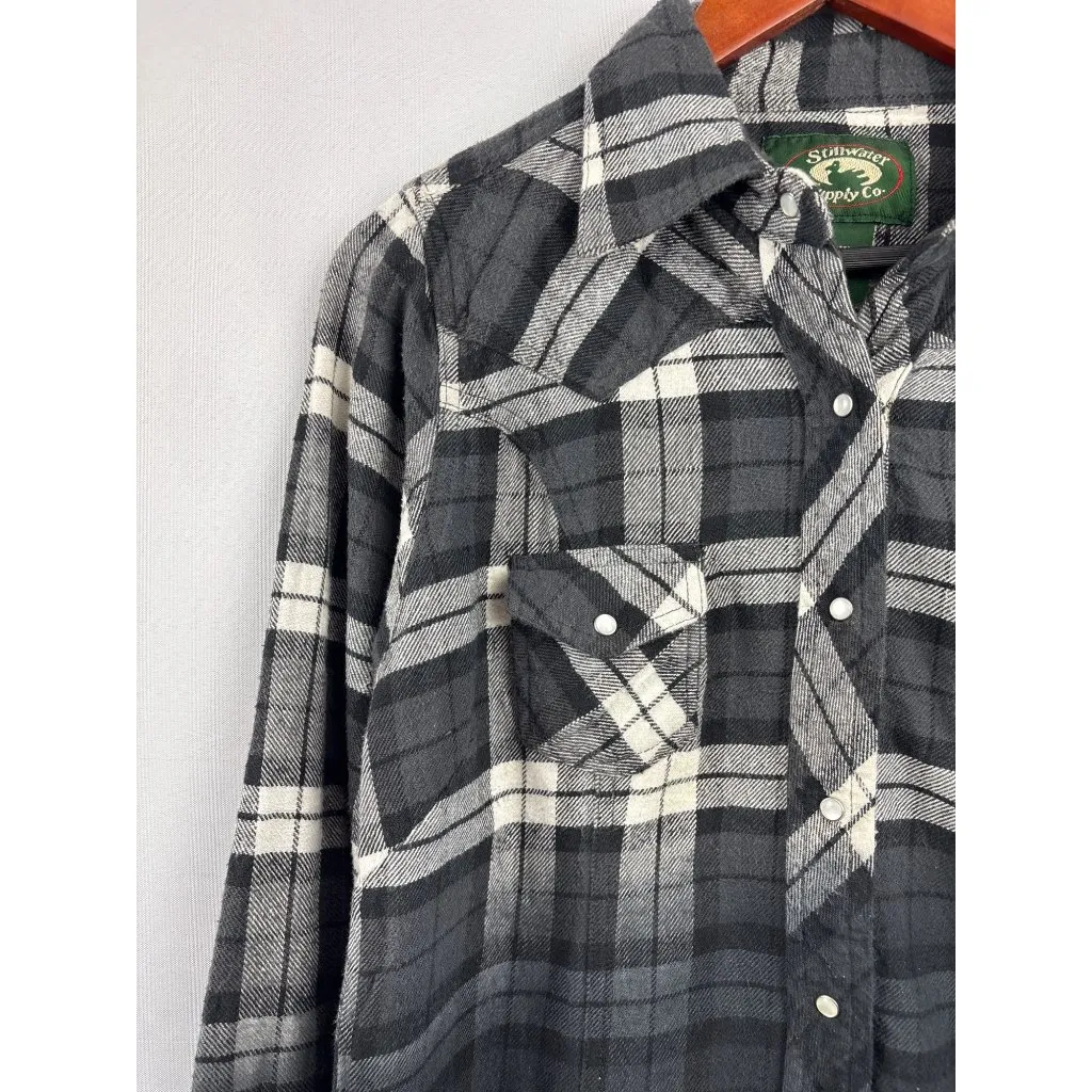 Women’s Stillwater Supply Co. Medium White, Black & Gray Ombré Snap Button Up - Image 2