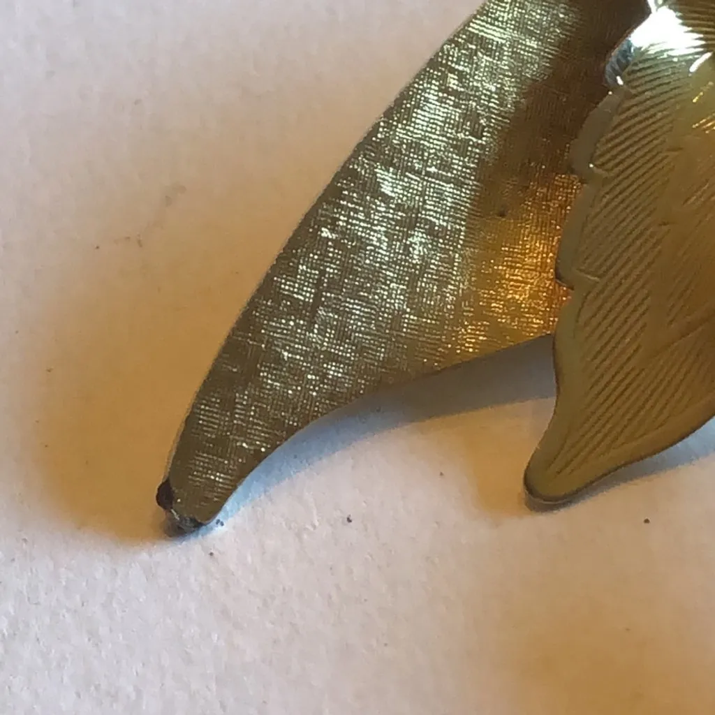 Lot of 2 Vintage Gold Tone Round Faux Pearl & Leaf Brooch Shoulder Pins - Image 4