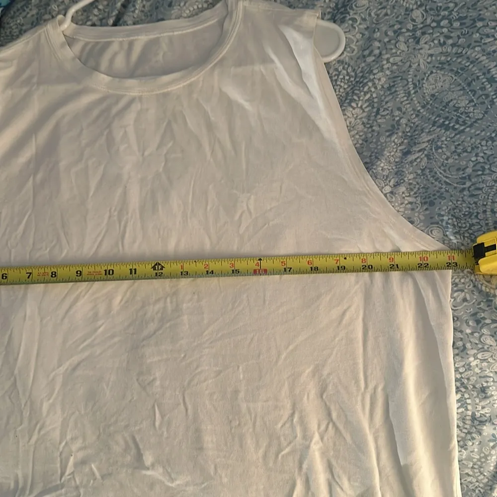 Lululemon Brunswick Muscle Tank Raw Hemline See Measurements ~Large pit2pit 23” - Image 6