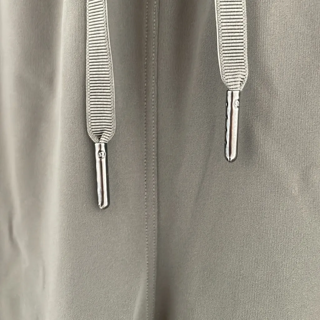 LULULEMON Keep Moving Pant in Grey Sage Size 8 - Image 13