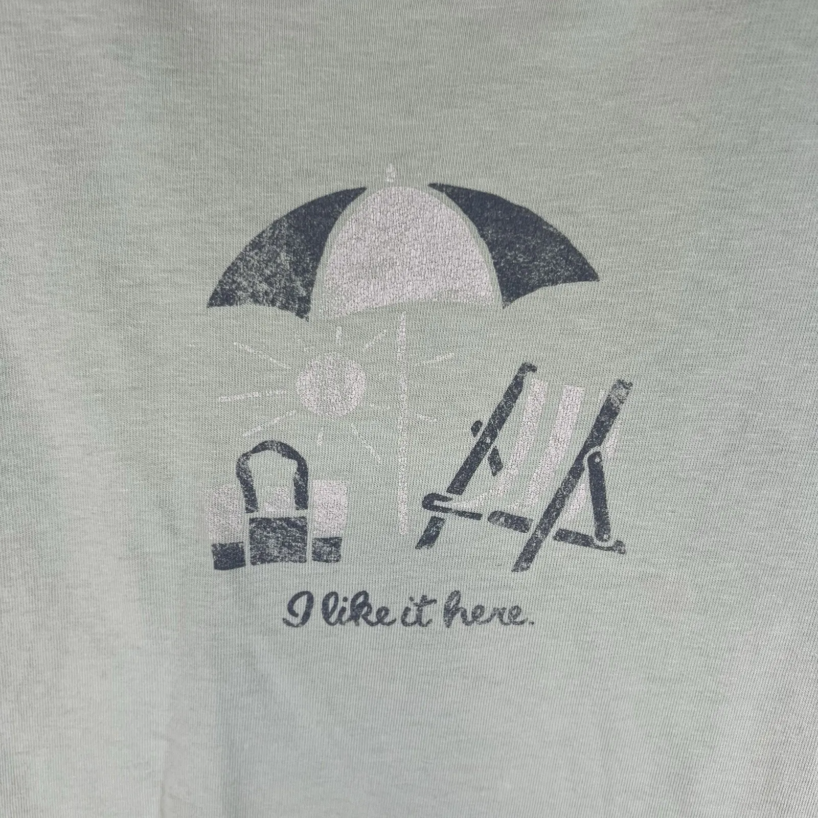 Life Is Good Shirt Womens M Green I Like It Here Beach Lounge Chair Classic‎ Fit - Image 4