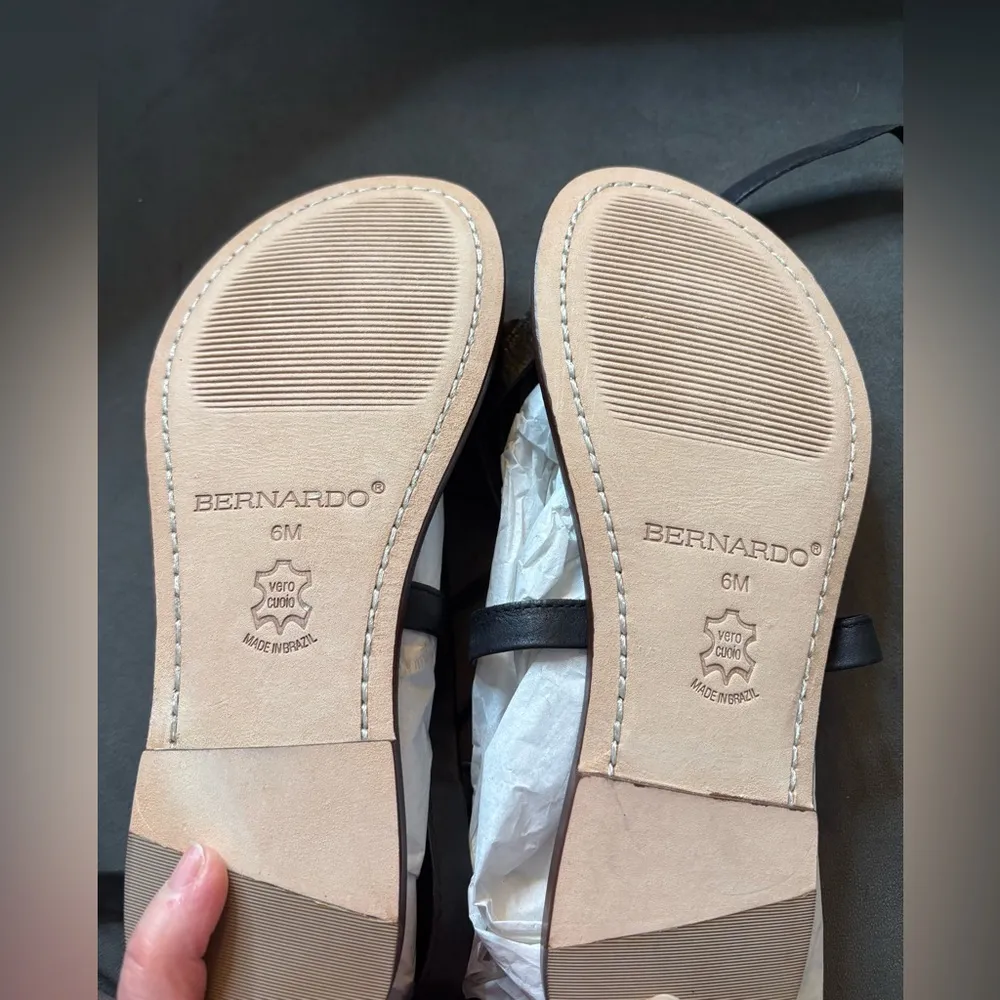 NIB Bernardo Women's Mosie Tassel Lace Up Flat Sandals, Size 6M - Image 6