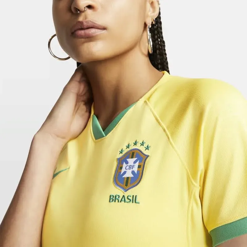 NIKE Women’s Brazil Soccer Yellow Jersey World Cup 2018 Sz M - Image 2