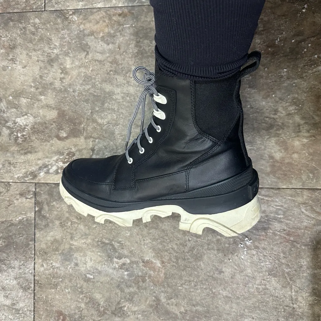 Sorel Brex waterproof boots worn 2x size 9.5 black $205 last year - Image 3