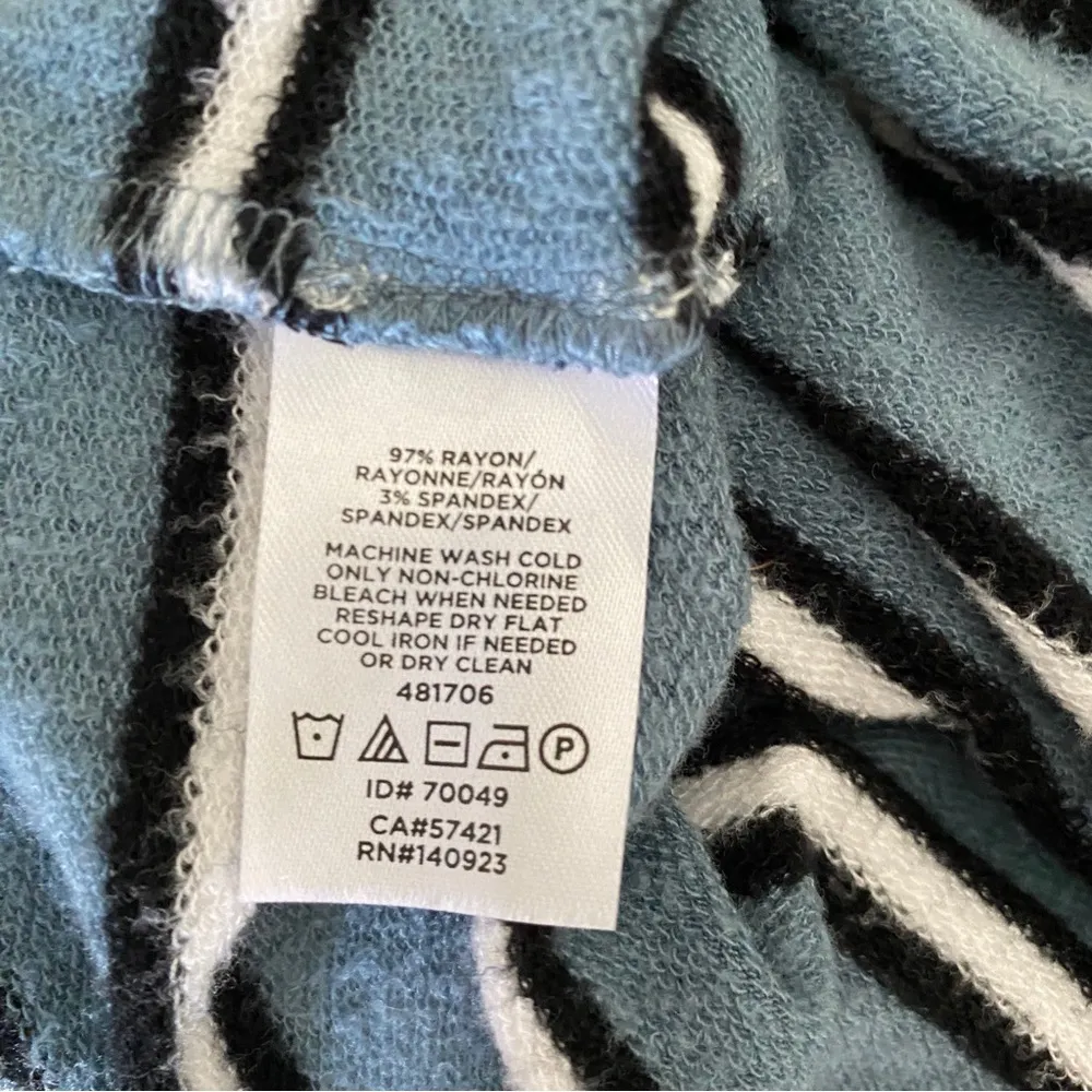 Lou & Grey Loft Signature Soft Dusty Blue Stripe Half Sleeve Dress Small - Image 7