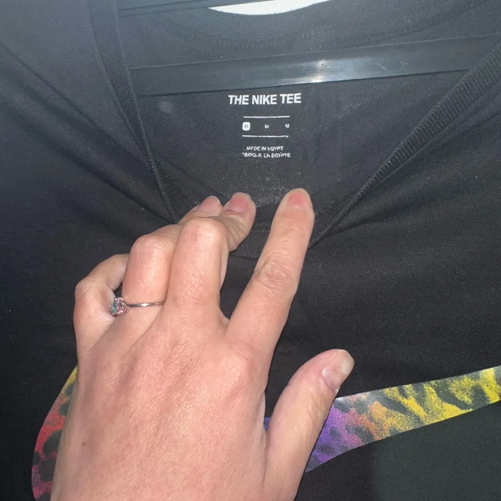 WOMENS NIKE NSW AIRXOTIC BOXY TEE multi color animal print logo size medium NEW - Image 10