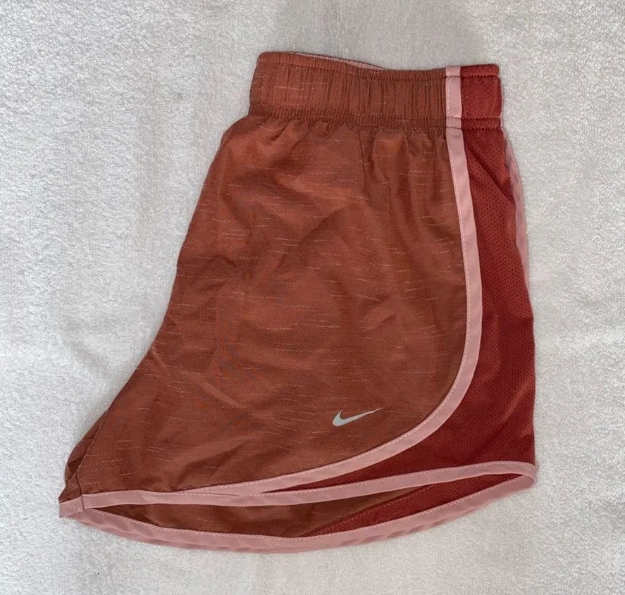 Women’s Nike Dri-Fit running shorts M - Image 4