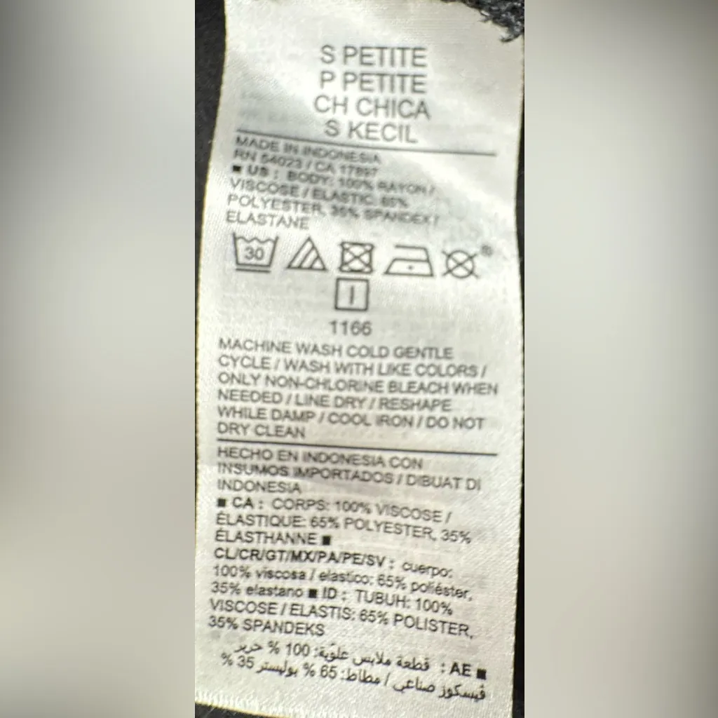 Old Navy  Ruffled Square-neck Smocked Blouse - Image 13