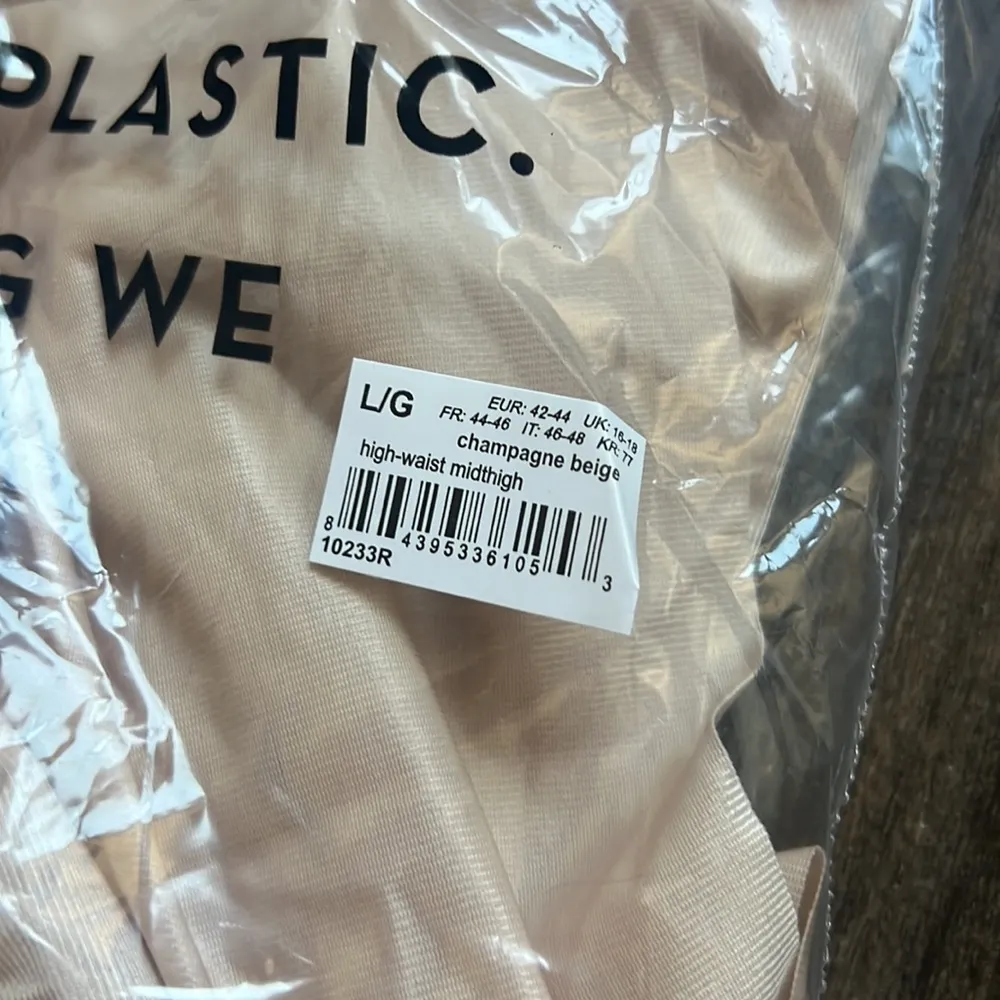 Spanx High Waist Mid Thigh Champange Beige - Image 4