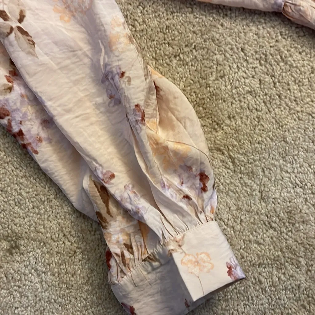 NWT H&M‎ lightweight flowy long-sleeve mini dress w/ v-neck/floral print size XS - Image 4