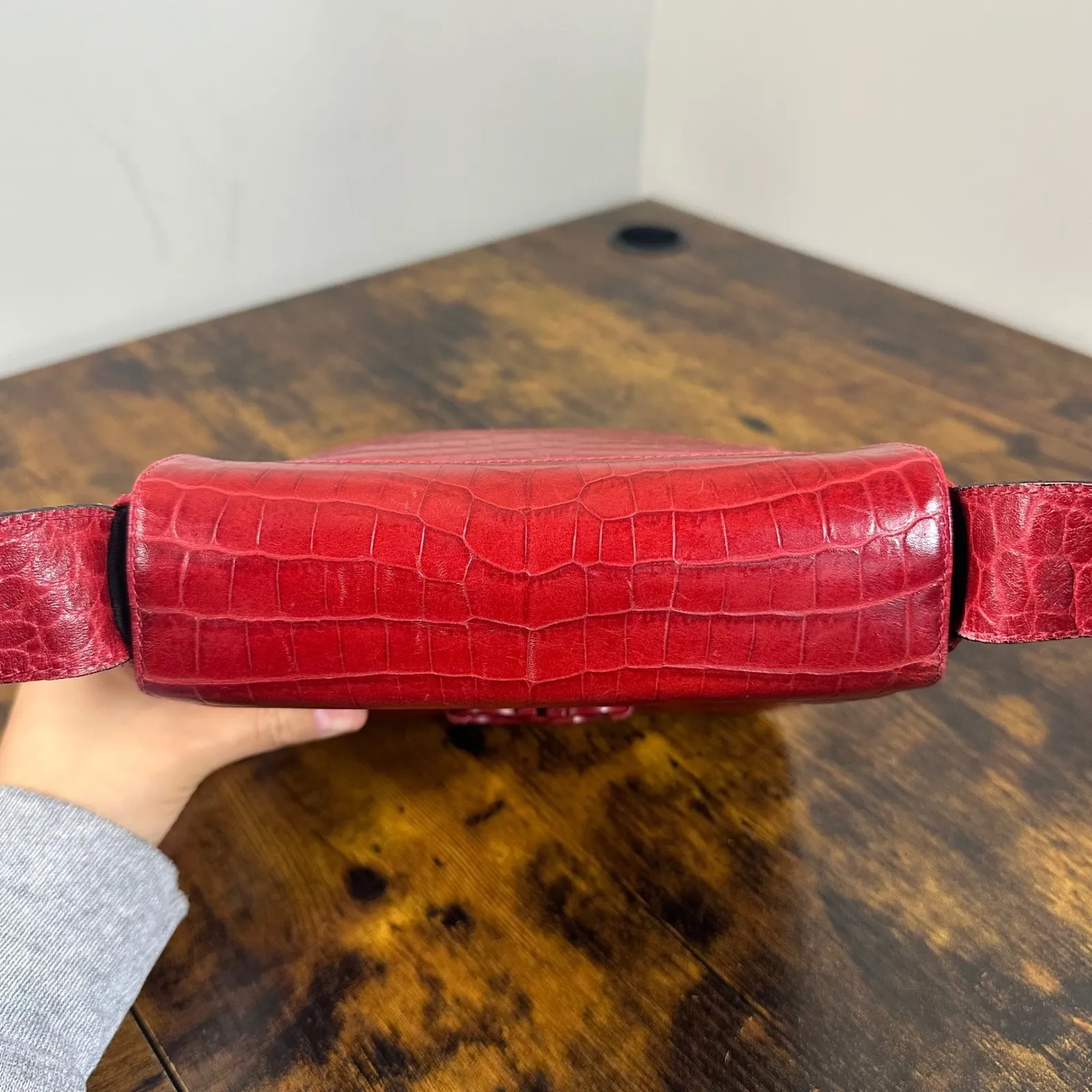 Salvatore Ferragamo Crossbody Bag Red Leather Croc Embossed Shoulder Purse - Image 11