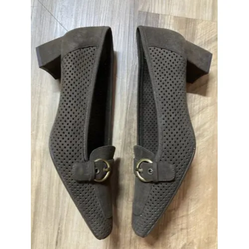 Stuart Weitzman Womens 7N Brown Perforated Suede Loafer Block Heels Pumps EUC - Image 5