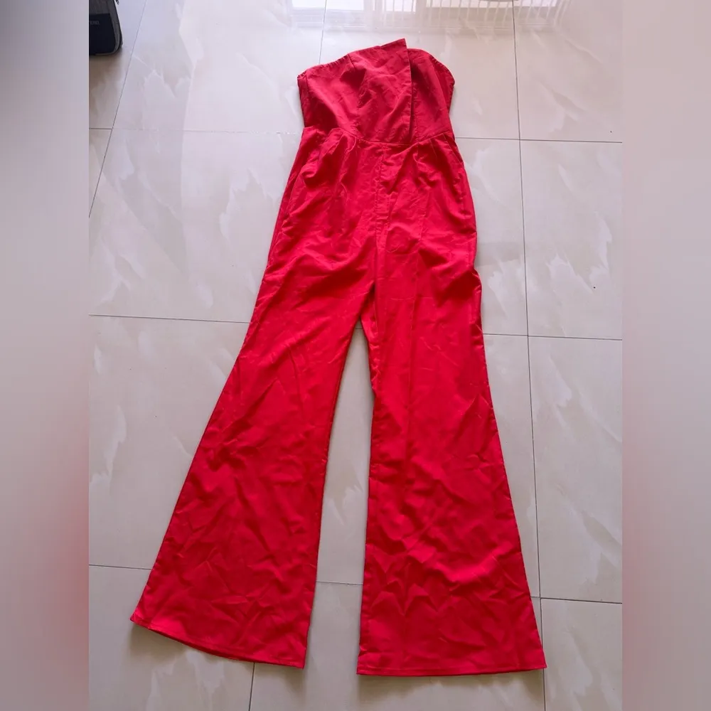 Elegant Red Strapless Jumpsuit wide leg chime size M pocket zipper Size M - Image 15