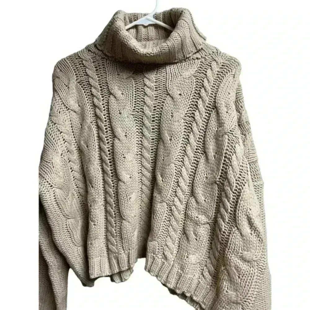 Love Tree Cable Knit Short Turtleneck Sweater in Beige‎ - Image 2