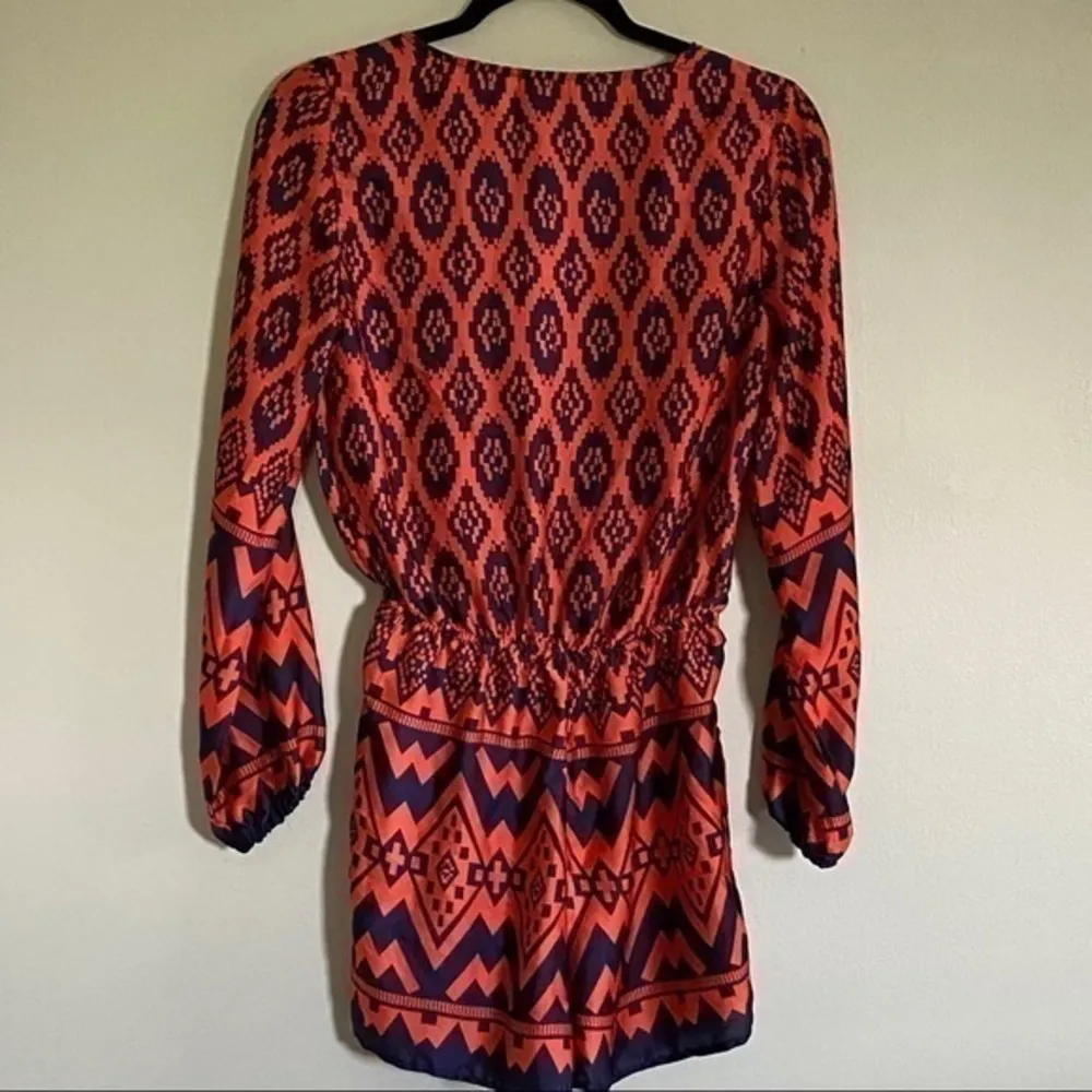 ROMEO + JULIET COUTURE romper in orange and navy. - Image 4