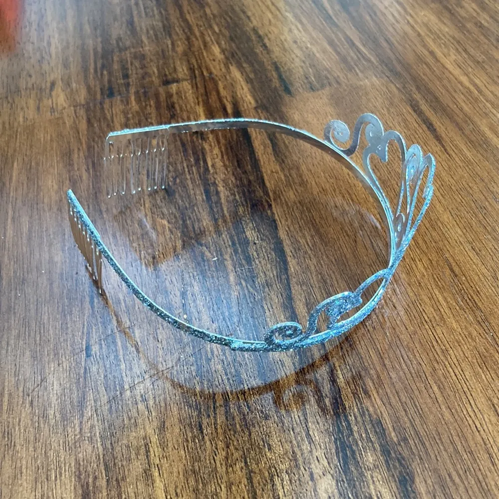 Women’s Glitter Costume Tiara One Size Princess Peach Cosplay Halloween VEUC Silver - Image 2