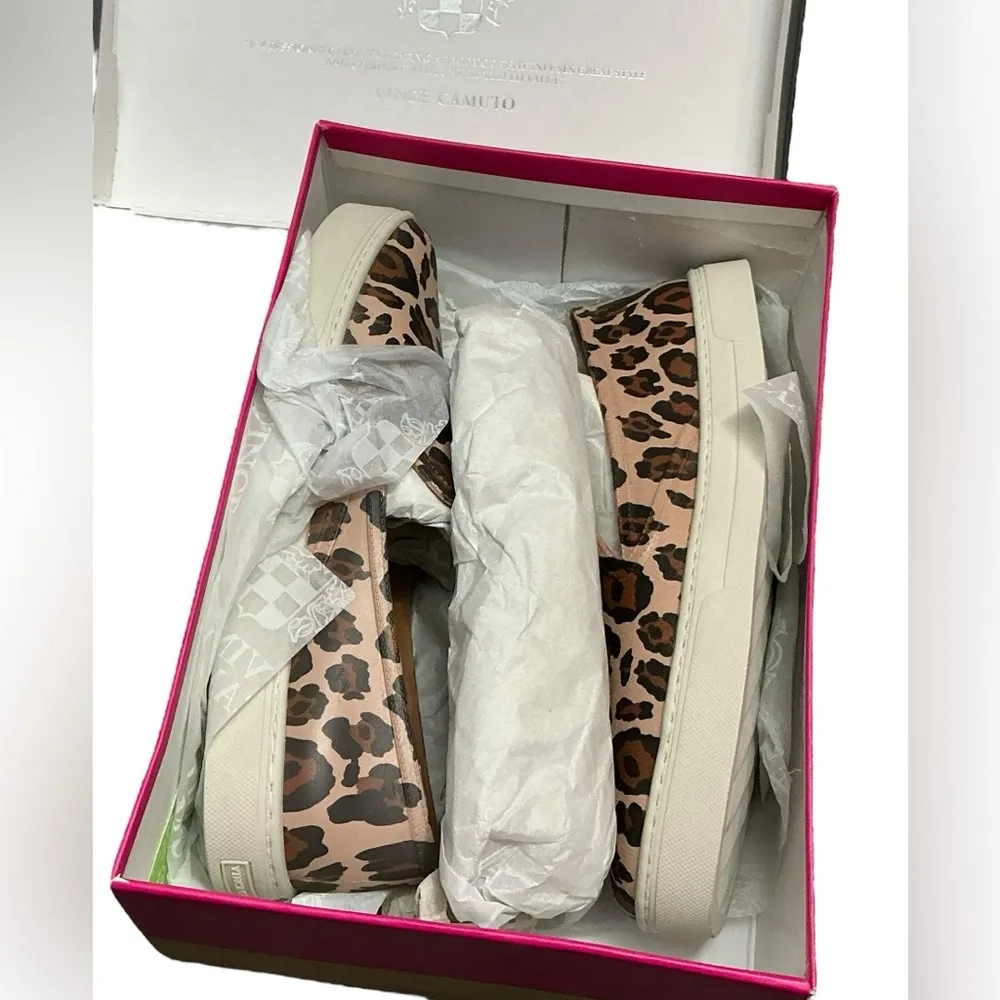 VINCE CAMUTO Marietta Faux Leather Slip On Sneaker 9 Leopard $79 Retail NEW - Image 3