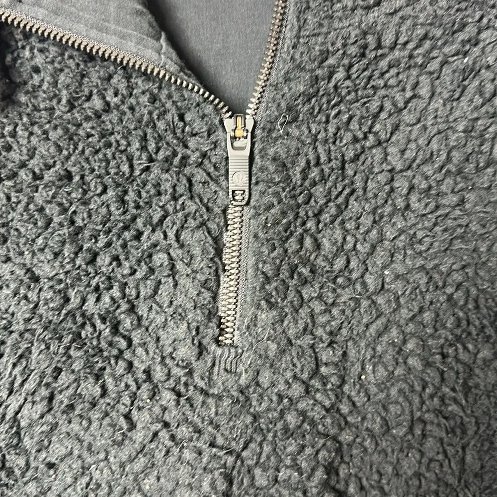 Lululemon quarter zip Sherpa hooded kangaroo pocket Size 4 - Image 2