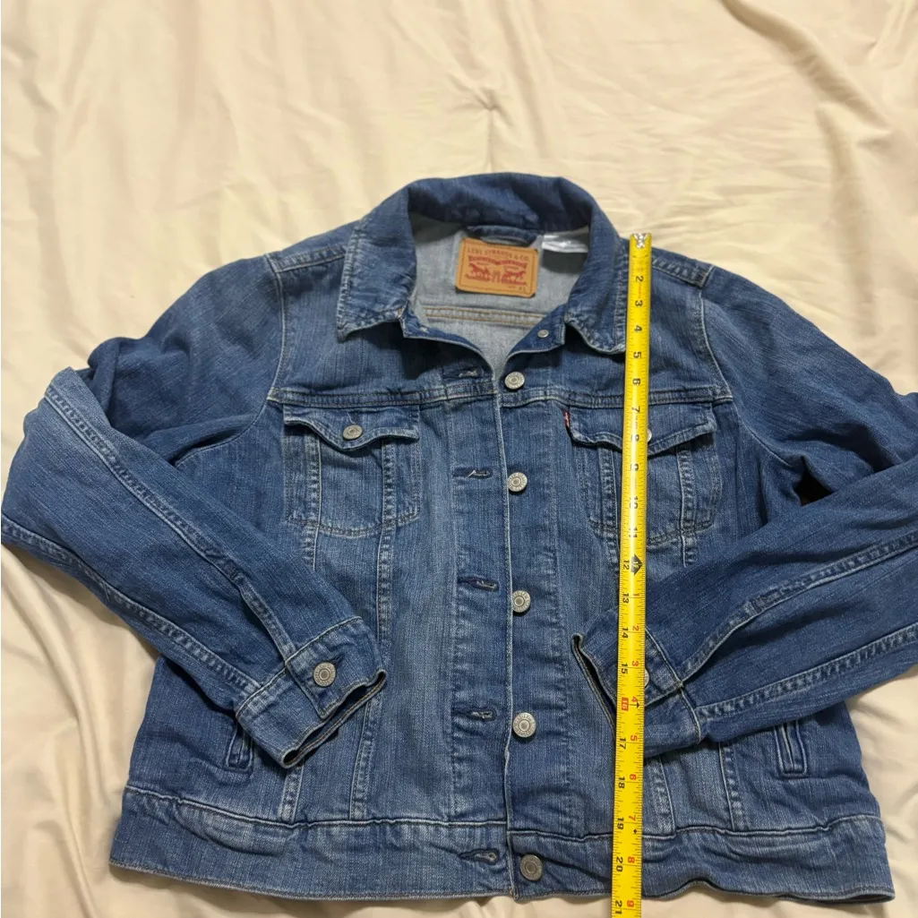 Levi's Trucker Medium Wash Jean Jacket - Image 2
