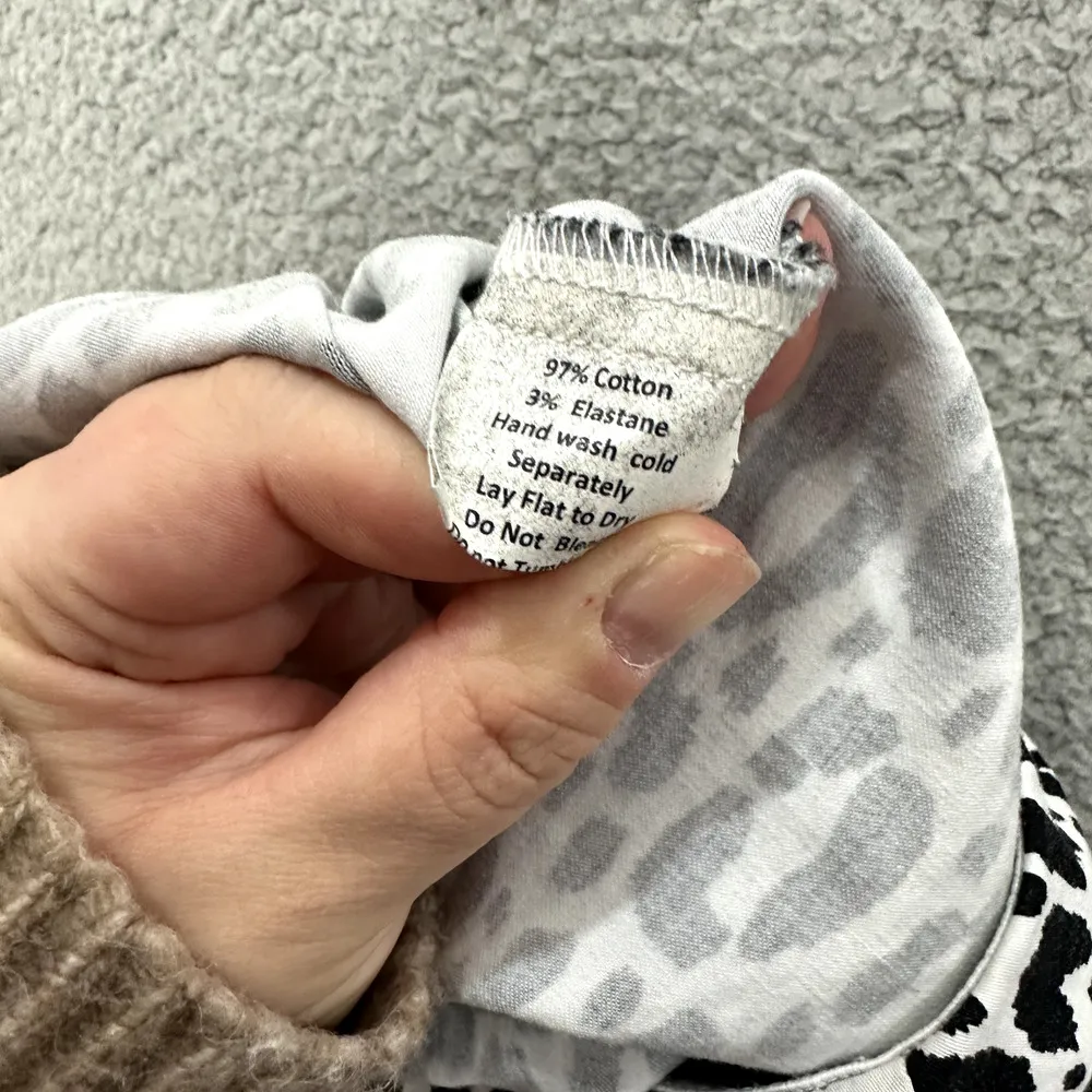 Sara Campbell Pants Womens Small Black Cheetah Animal Print Slim Leg Pull On - Image 5