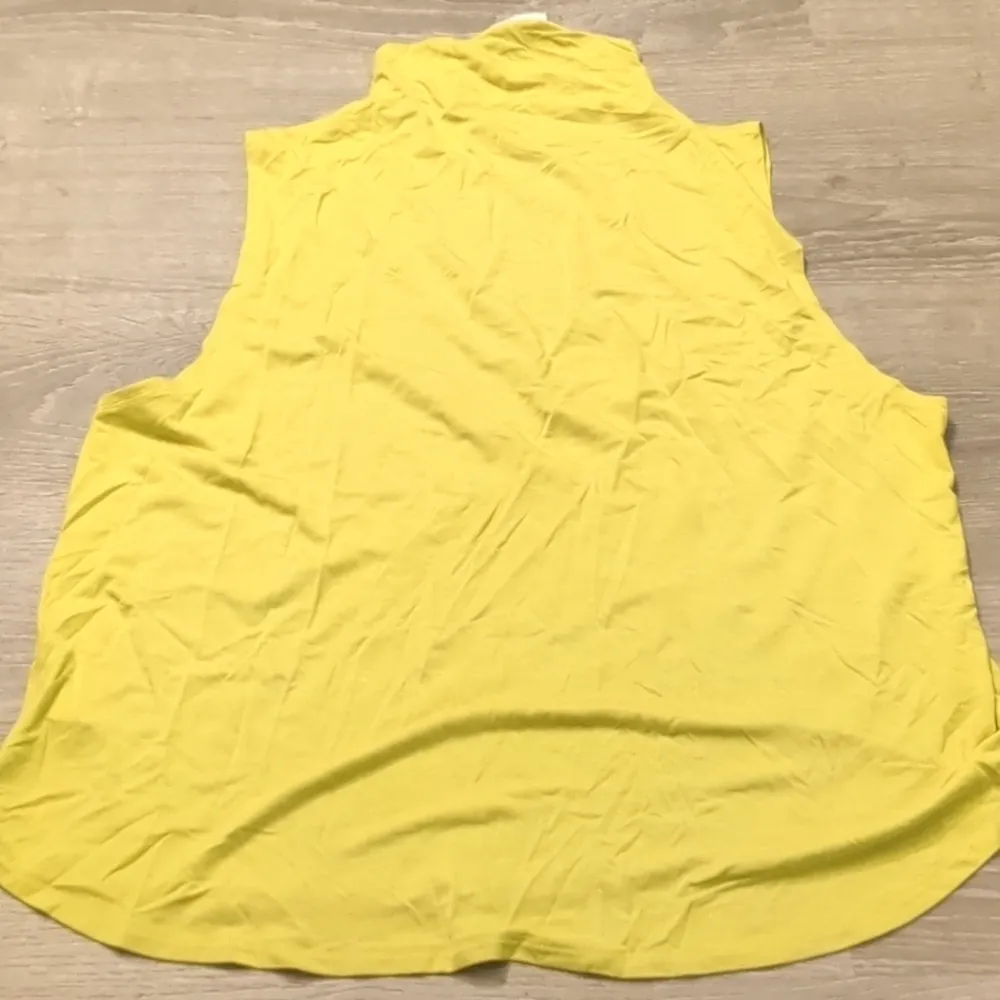 Babaton yellow mock neck tank top size large - Image 3