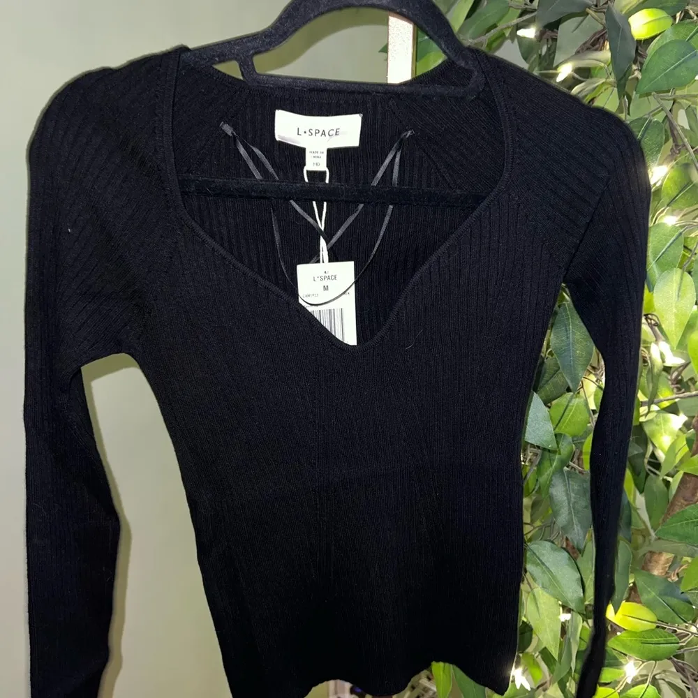 L*Space Camryn V-neck Ribbed Sweater NWT Size Medium - Image 3