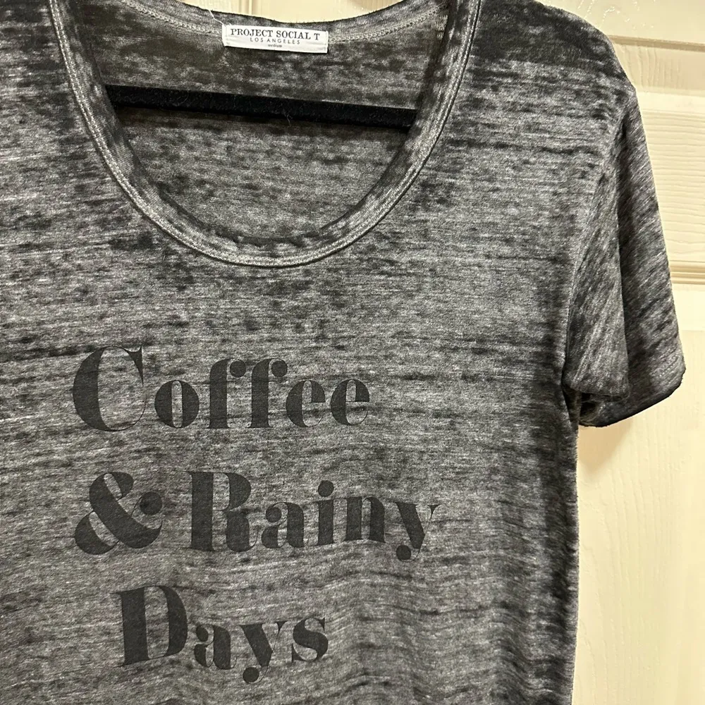 Project Social T short sleeve black graphic “coffee & rainy days” size M - Image 4