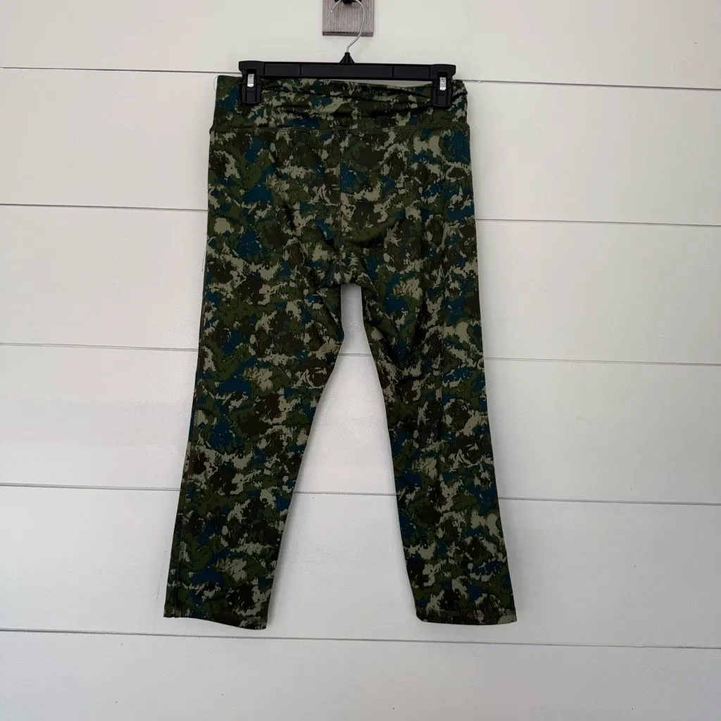 RBX Women’s Medium Green Camo Cropped Pants Leggings - Image 2