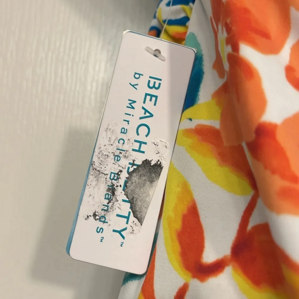 Beach Betty Miracle Brands White Square - Image 8