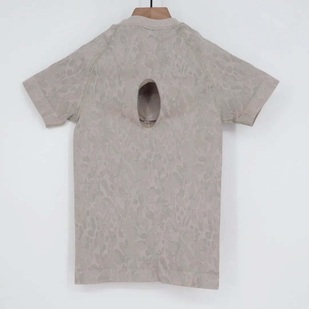 Gymshark Seamless Camo Ruched Short Sleeve Athletic Top XS Gray - Image 7