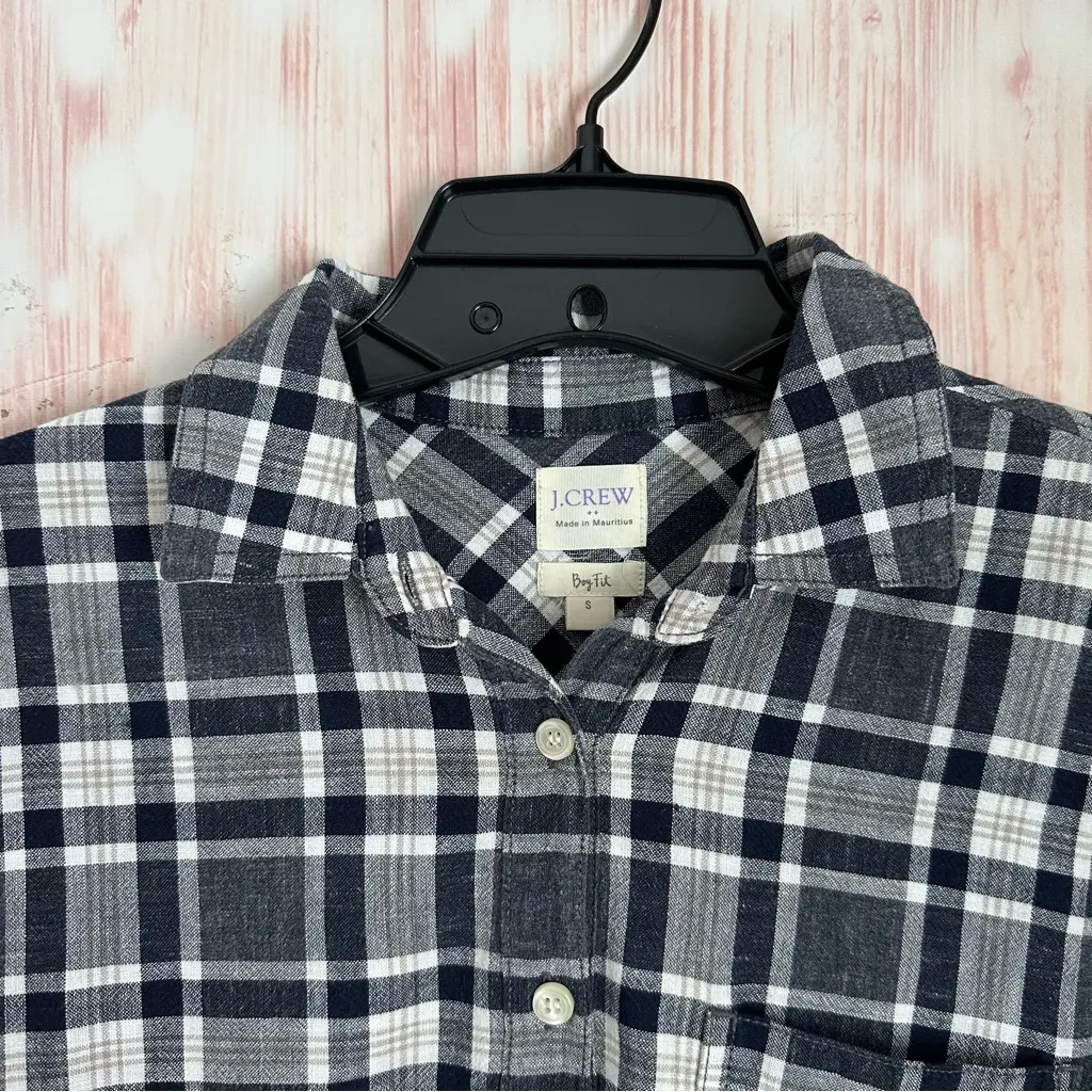 J. Crew Factory Navy Blue Plaid Boy Fit Popover Shirt Size S - Image 3