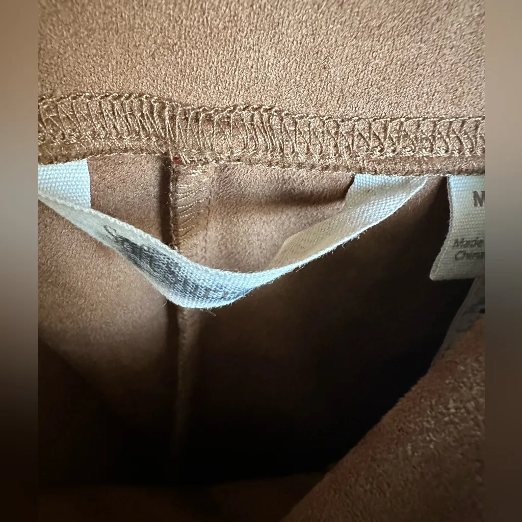 SOFT SURROUNDINGS Brown Suede Leggings. - Image 6