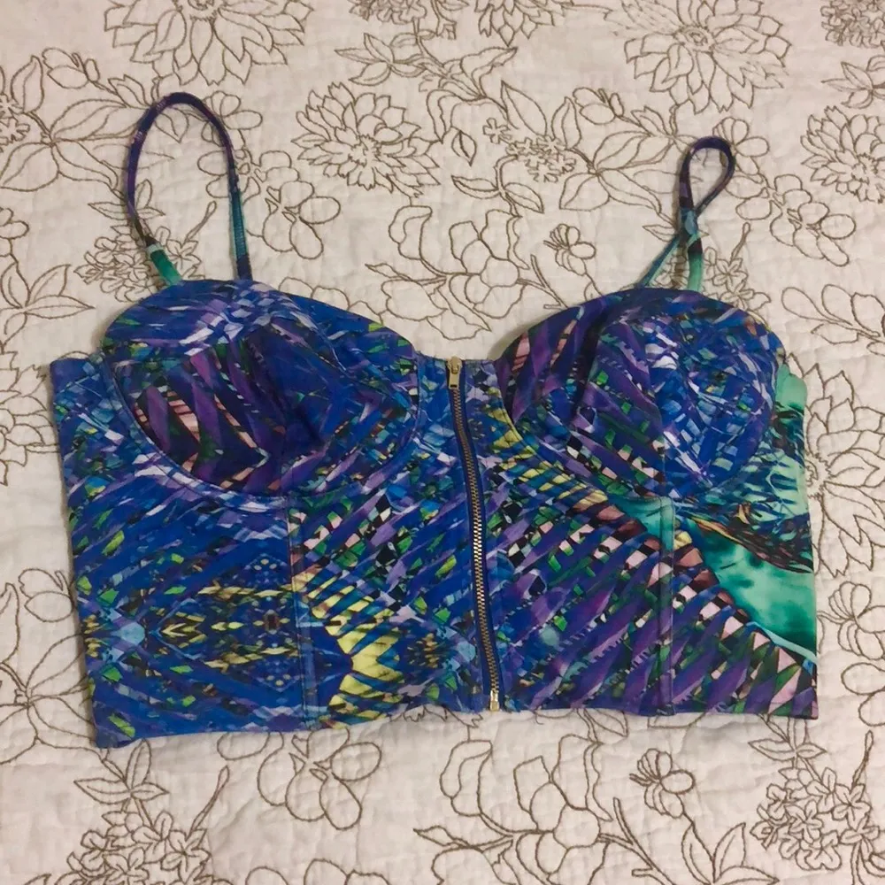 H&M ✨NWT✨  Beyoncé crop top - Image 5