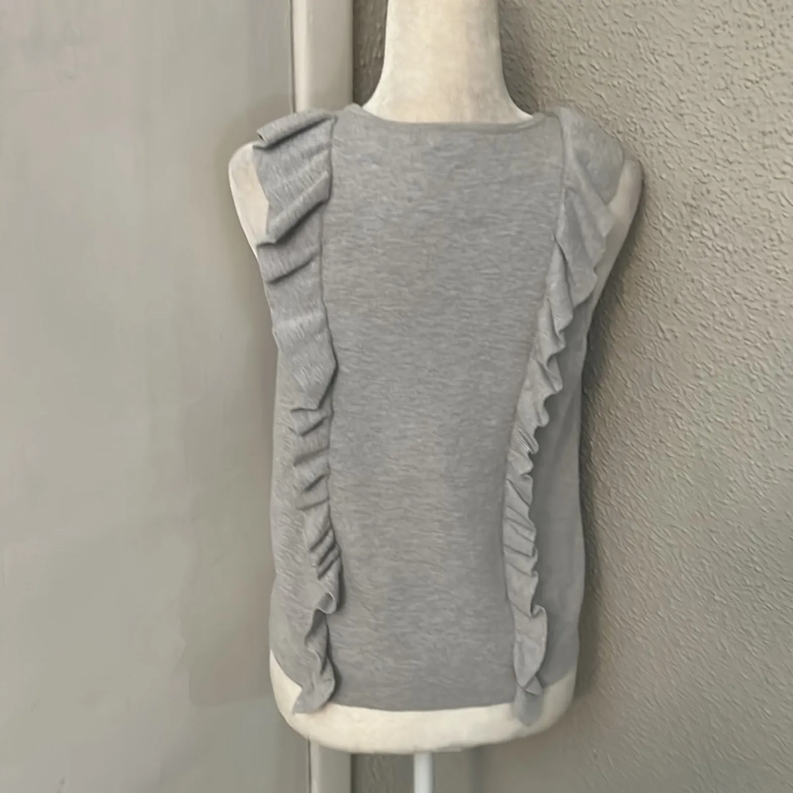 Madewell Gray Ruffle Sweater Tank Top  M H8714 Cozy Comfy Classic Casual Preppy - Image 2