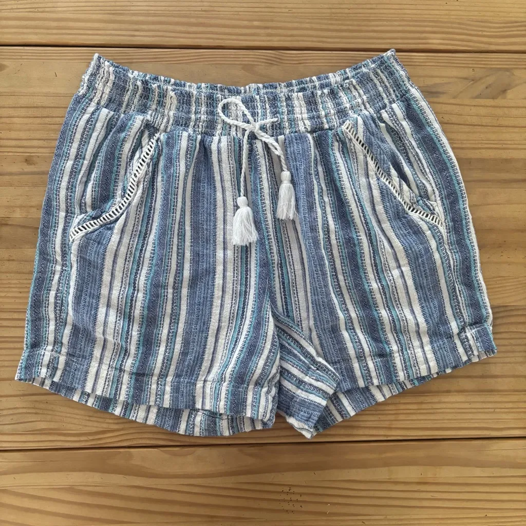 Briggs New York Blue and White High Waist Striped Shorts - Image 3