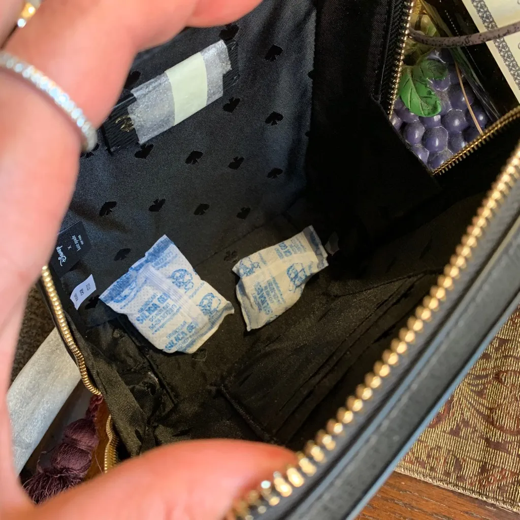 Authentic KATE SPADE leather Minnie Mouse Disney X zip around Crosby/Satchel - Image 9