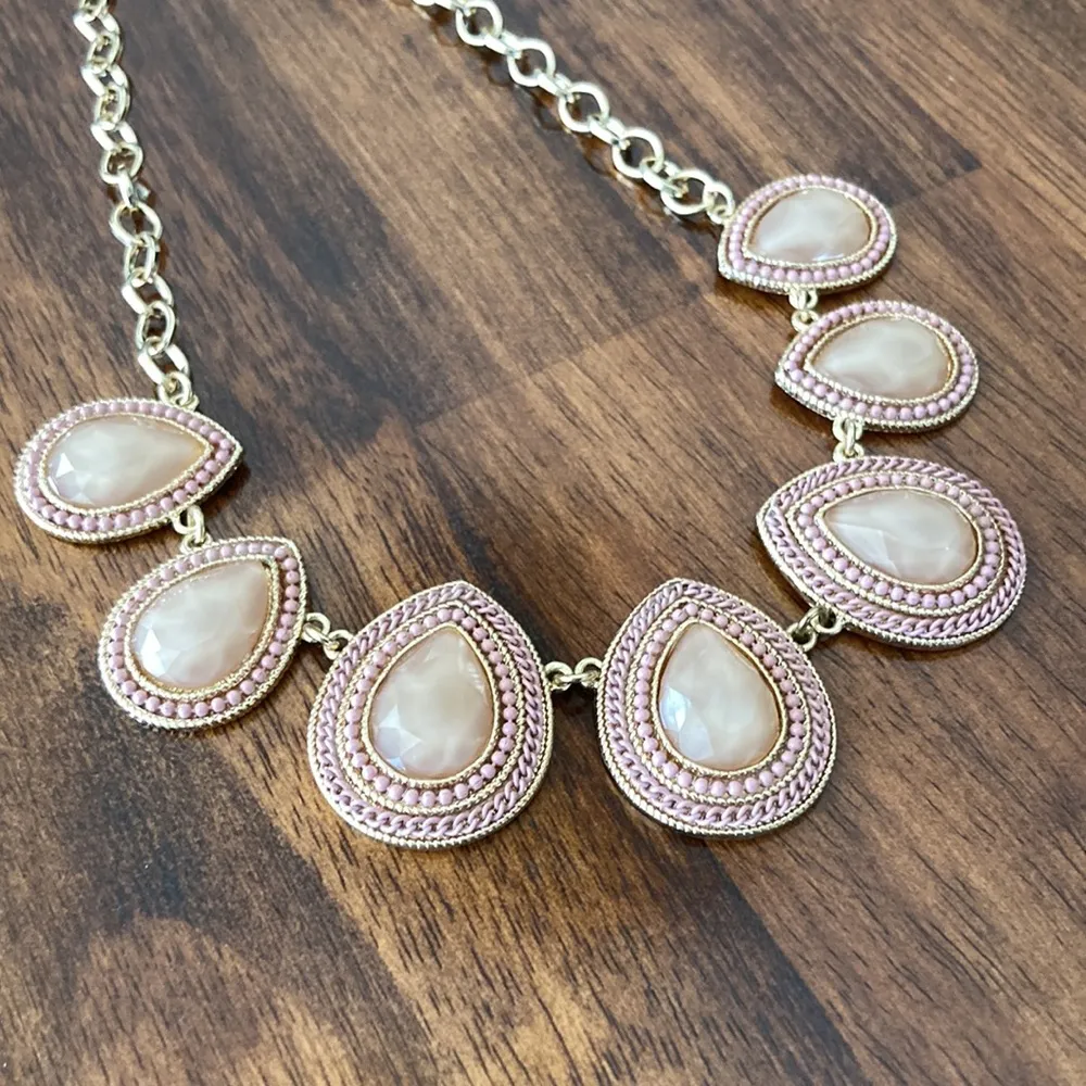 NEW J. Crew Mauve Teardrop Statement Necklace Pink Tone Beaded Chain Pink NWT - Image 2