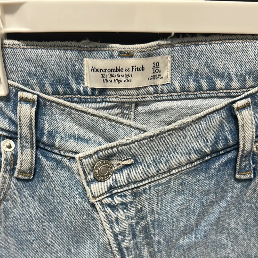Abercrombie 90s straight ultra high rise jeans - Image 3