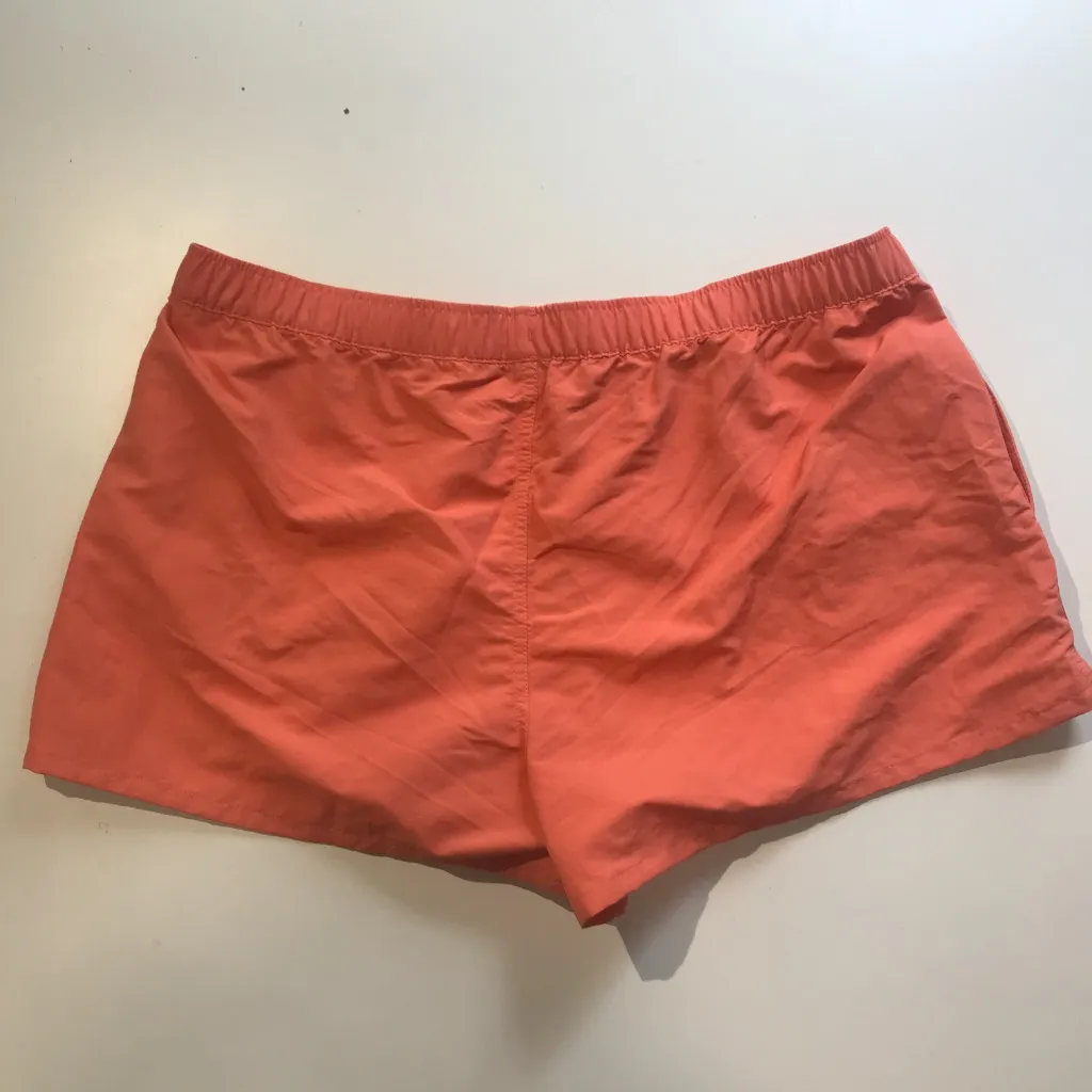 Patagonia Women's  Barely Baggies Short in Coho Coral Size XL NWT - Image 2