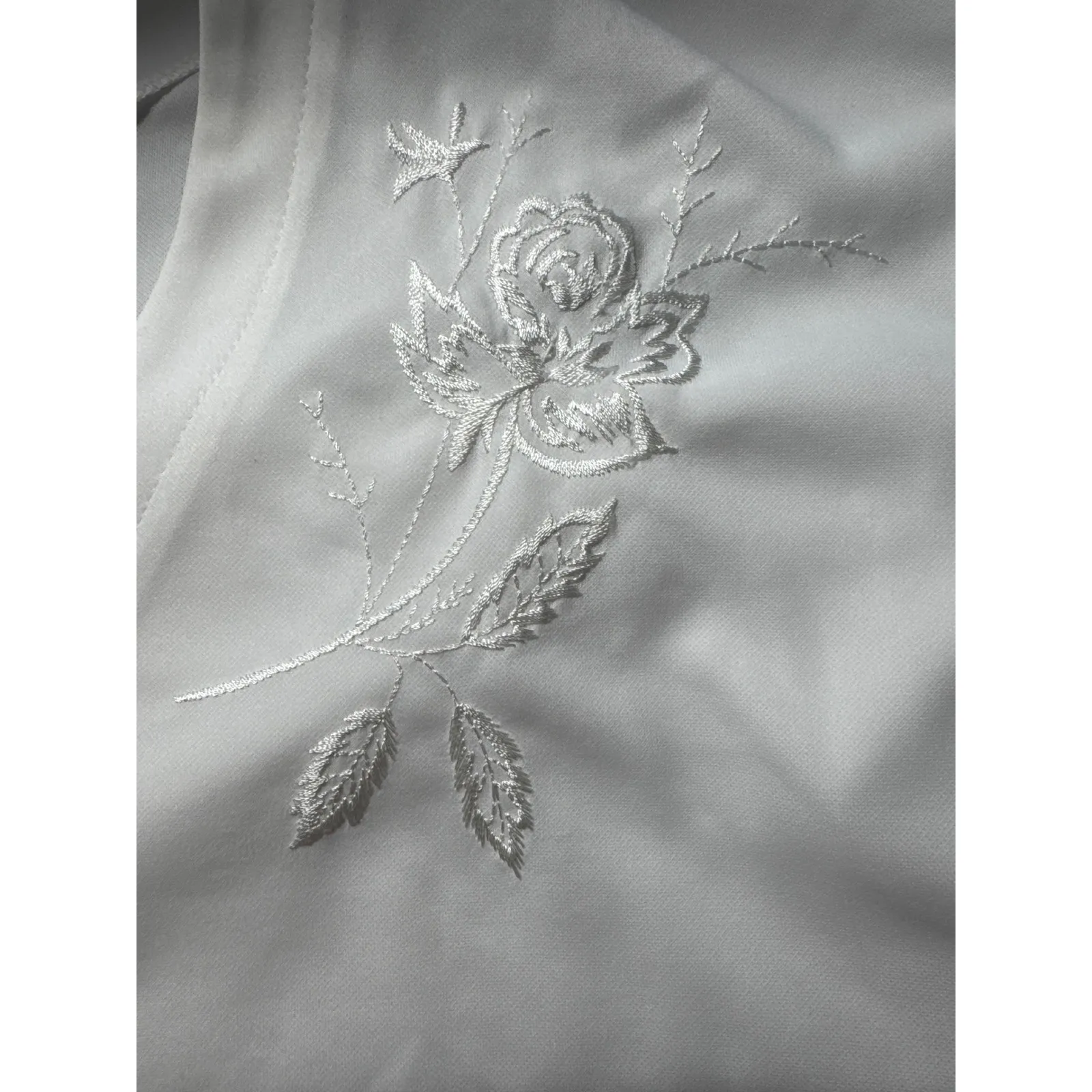 Lady Graff White V Neck Embroidered Rose Short Sleeve Top Made in USA Size 10 - Image 11