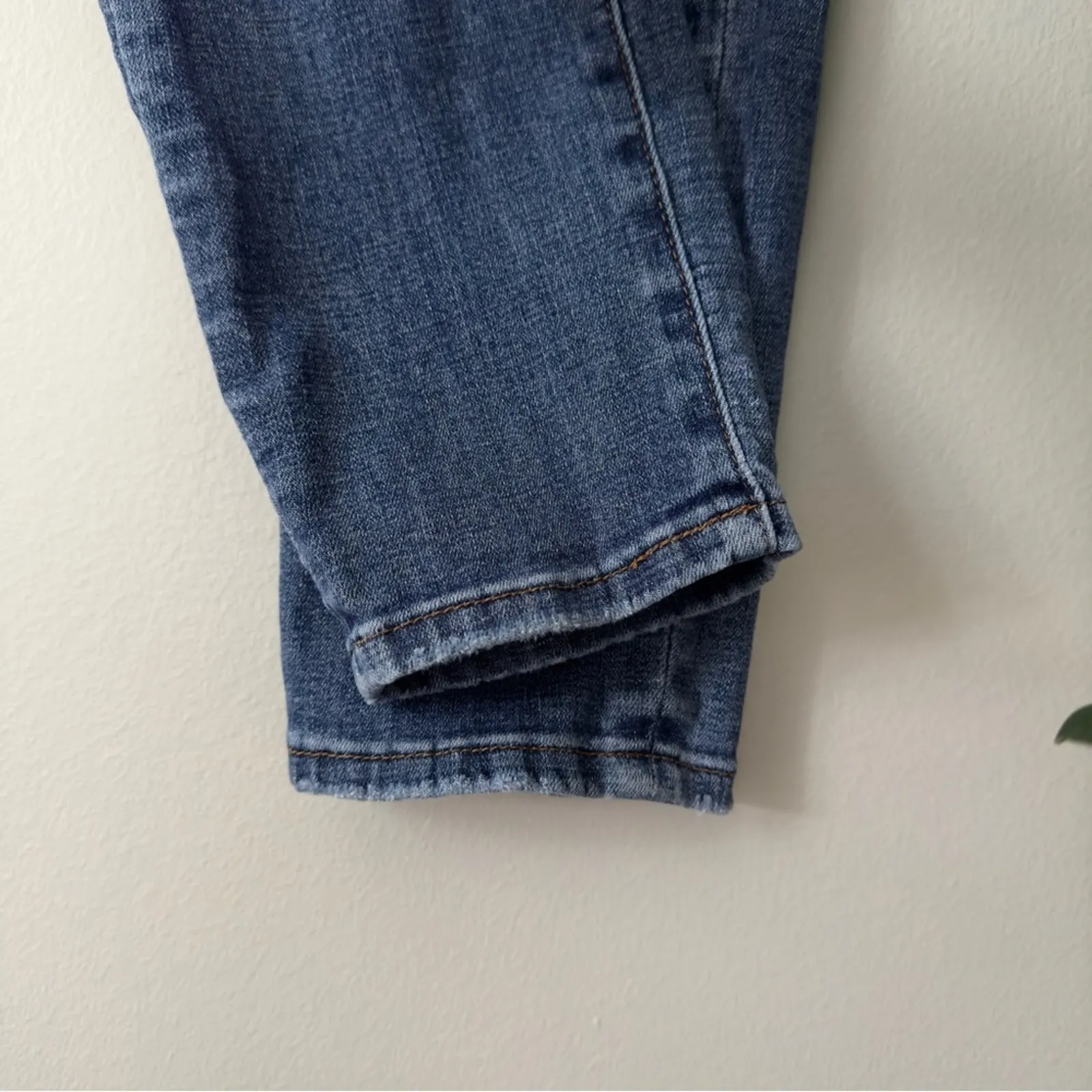 Pistola Medium Wash Skinny Jeans 5-Pocket Solid Denim Belt Loops Zipper Button - Image 4