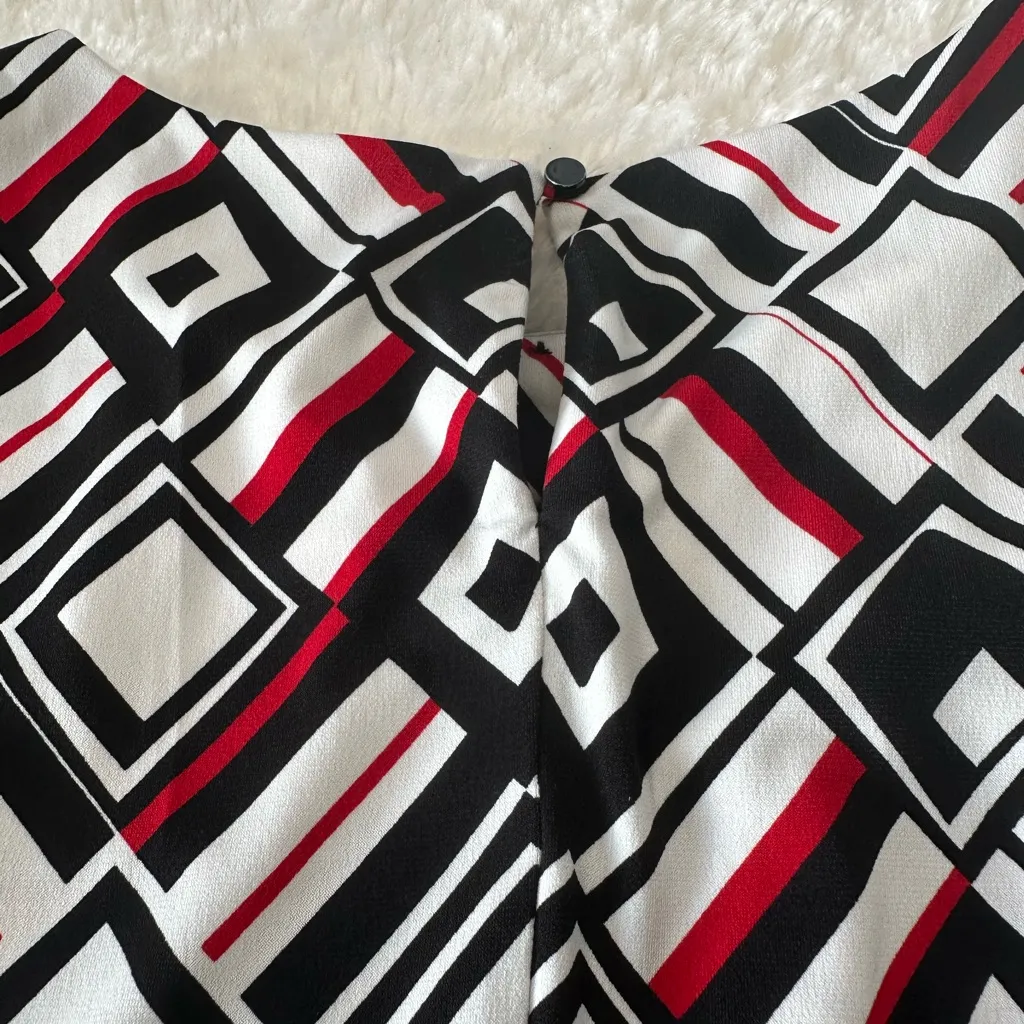 Calvin Klein Geometric Sleeveless Blouse - Black, White, Red - Image 5