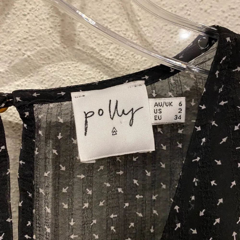 Princess Polly Arrow Romper Size 2 EUC - Image 3